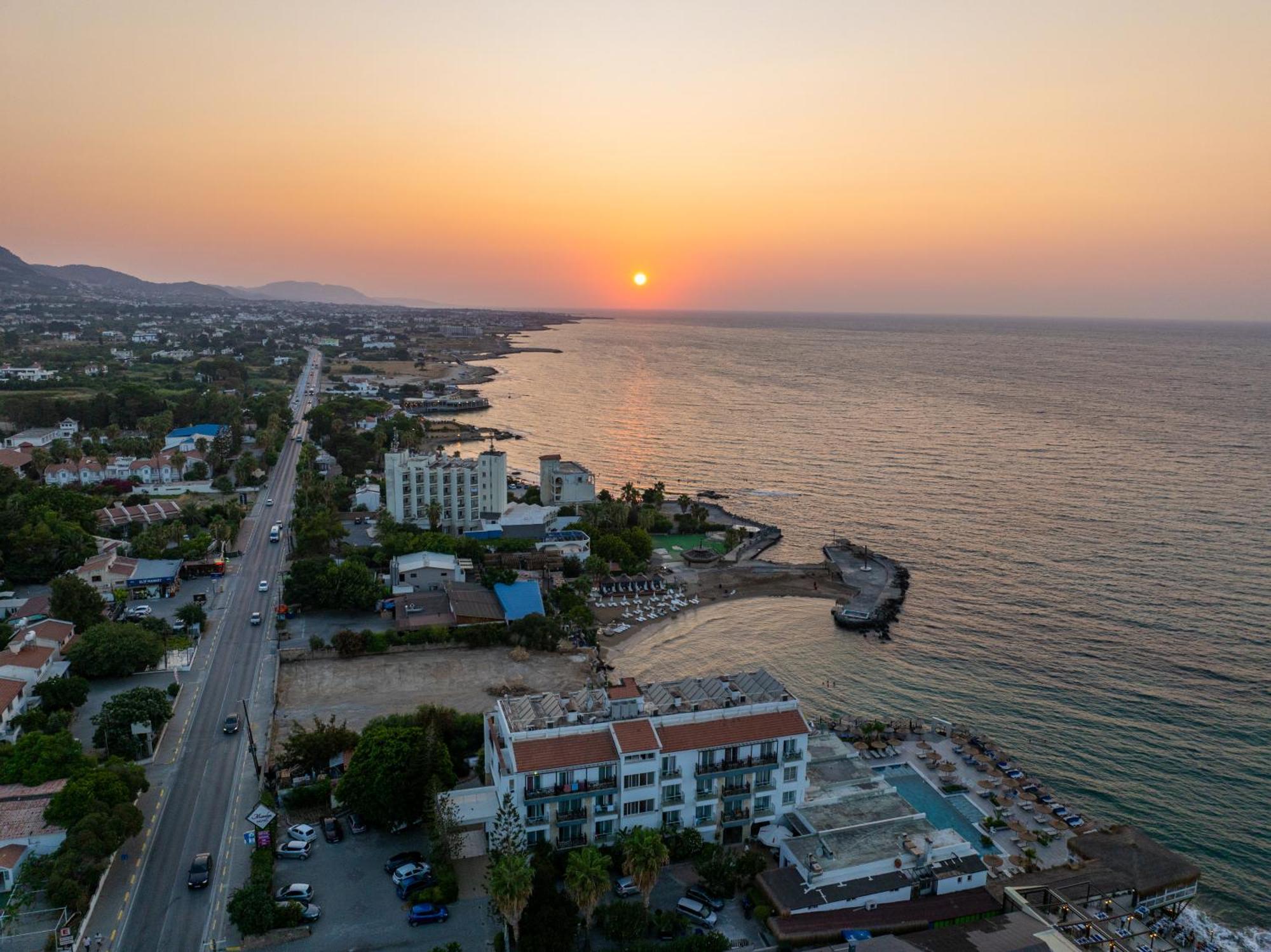 Manolya Hotel Lapithos (Northern Cyprus) Exterior foto
