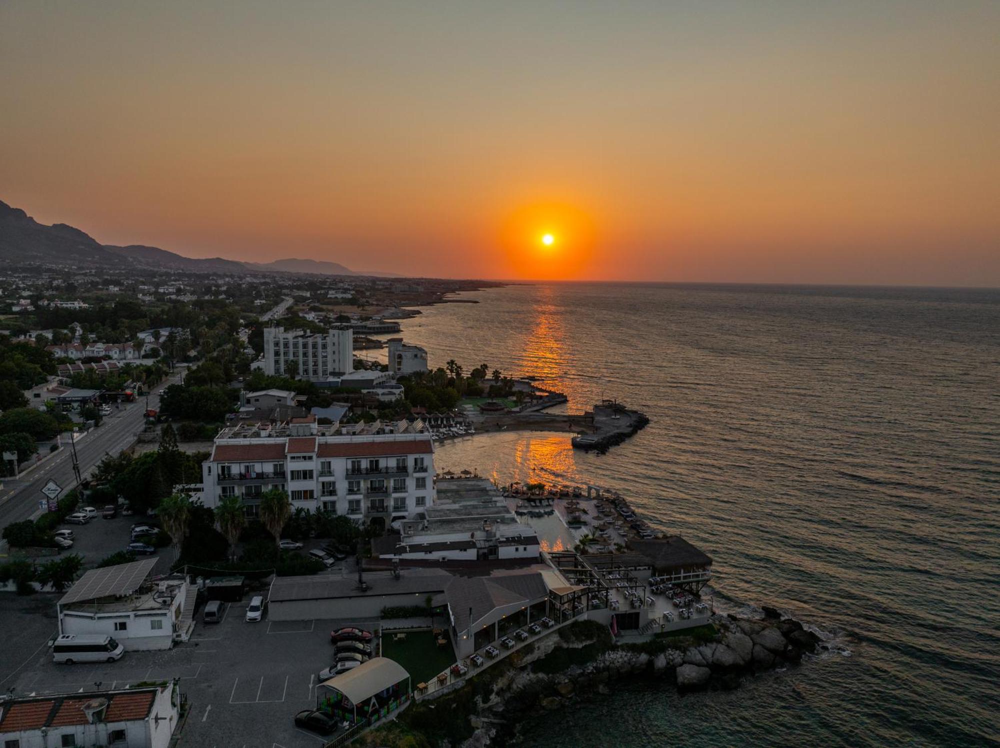 Manolya Hotel Lapithos (Northern Cyprus) Exterior foto