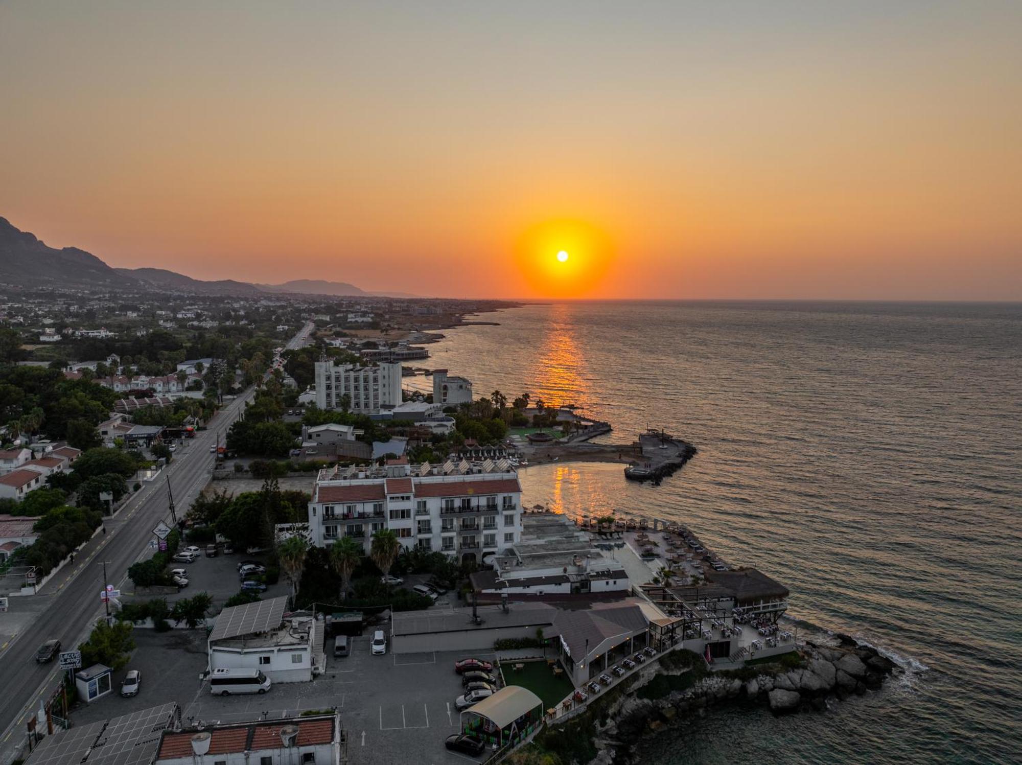 Manolya Hotel Lapithos (Northern Cyprus) Exterior foto