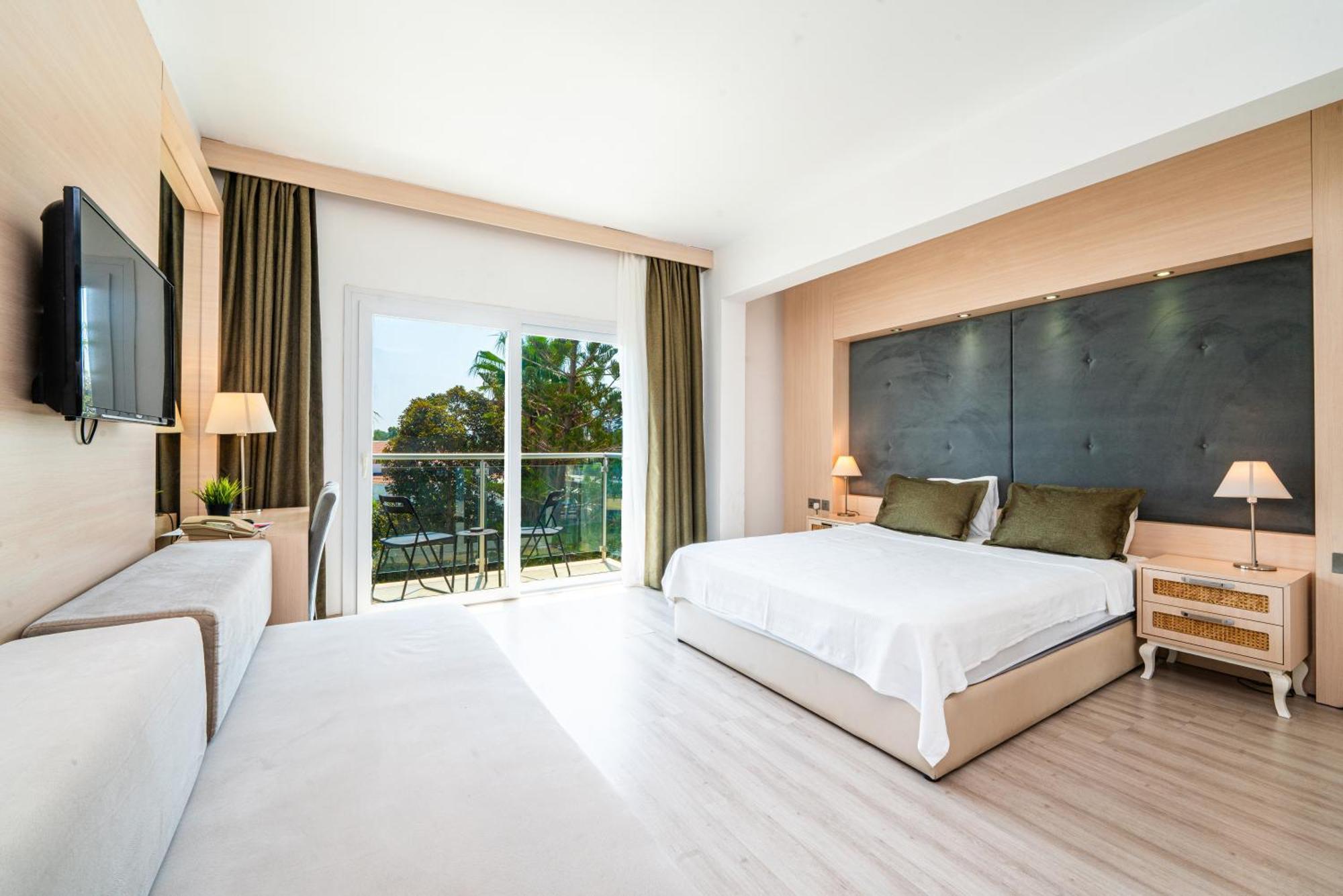Manolya Hotel Lapithos (Northern Cyprus) Exterior foto